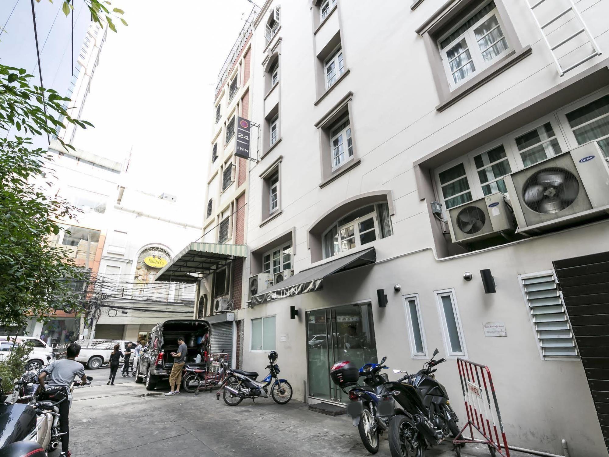 24 Inn Hotel Bangkok Exteriör bild